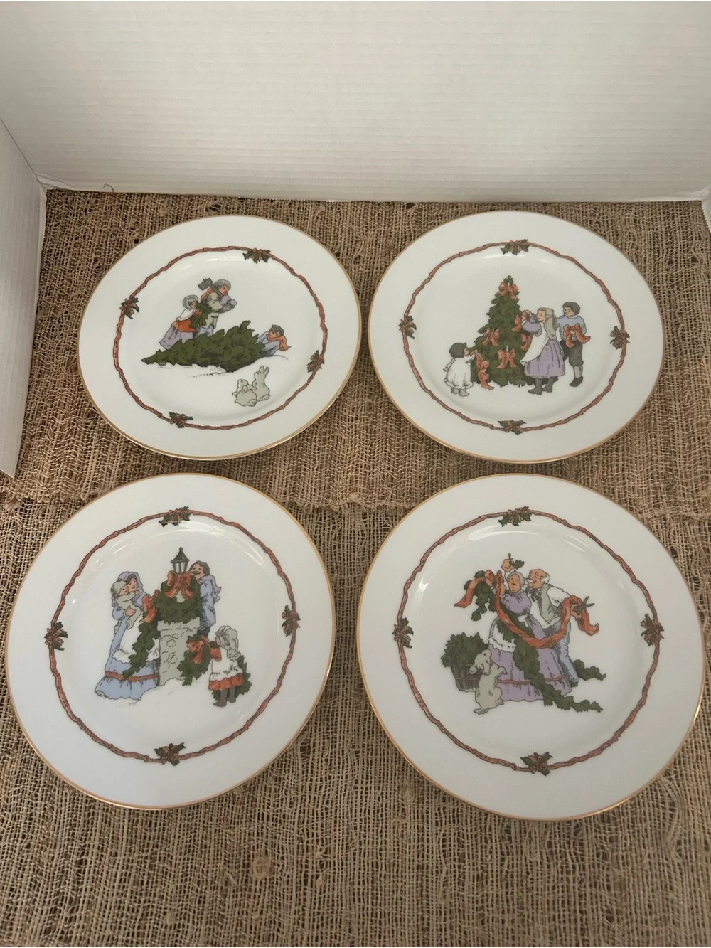 Fitz and Floyd Vintage Deck The Halls 7 1/2